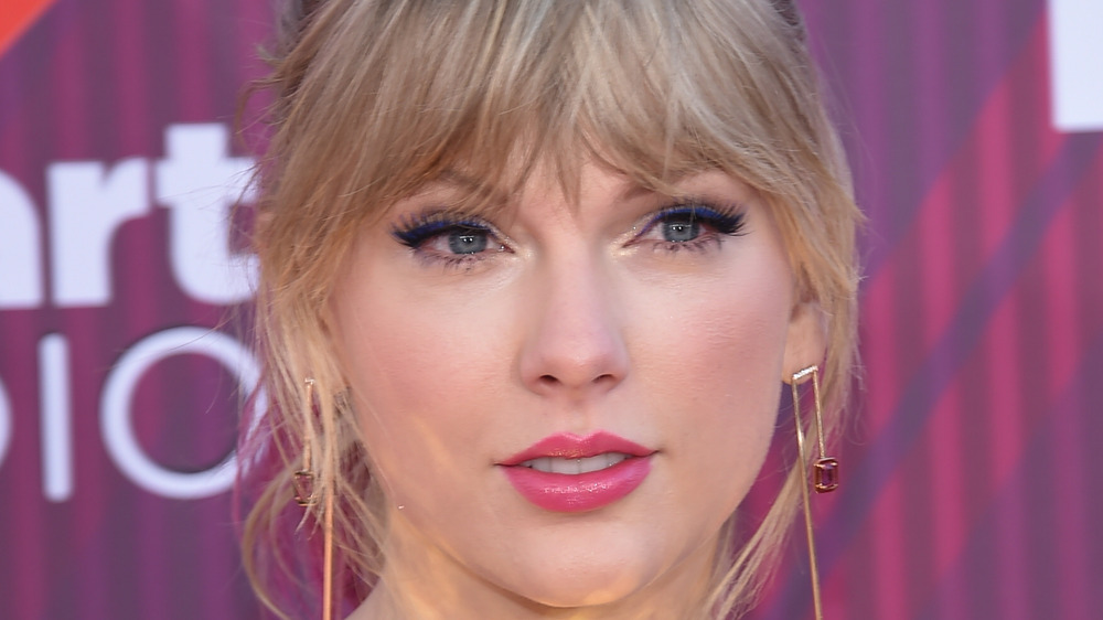 Taylor Swift with messy bangs