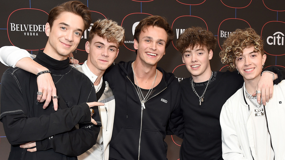 Daniel Seavey, Corbyn Besson, Jonah Marais, Zach Herron, and Jack Avery posing on the red carpet