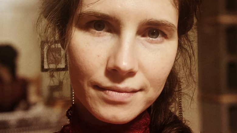 Amanda Knox with slight smile in selfie