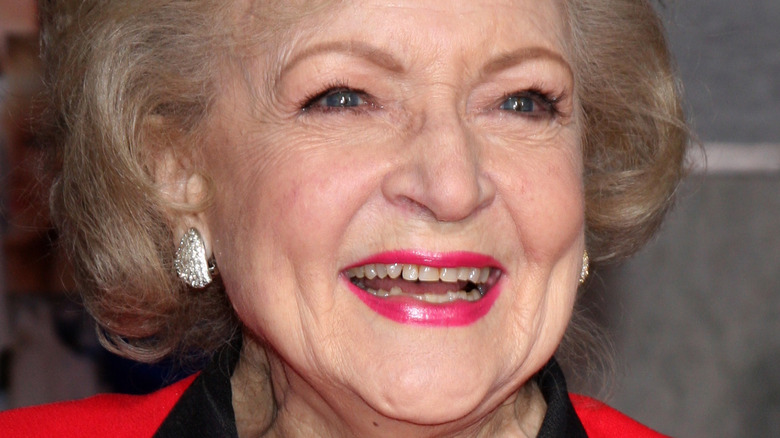 betty white smiling