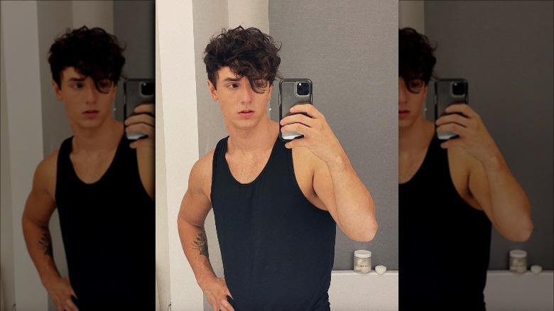 Bryce Hall selfie