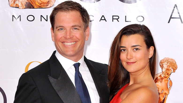 Michael Weatherly and Cote de Pablo posing together