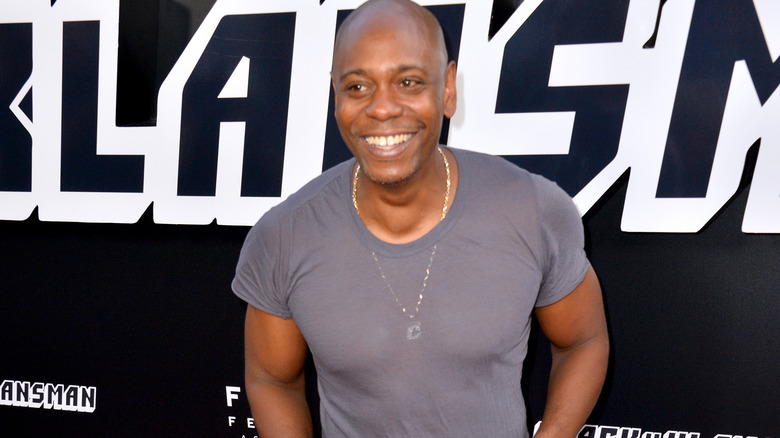 Dave Chappelle posing