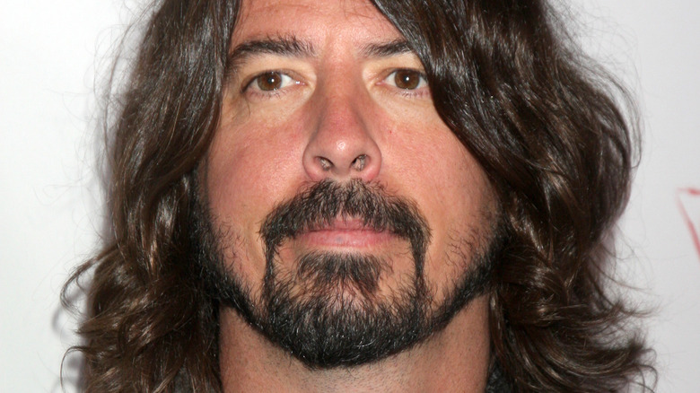 Dave Grohl posing