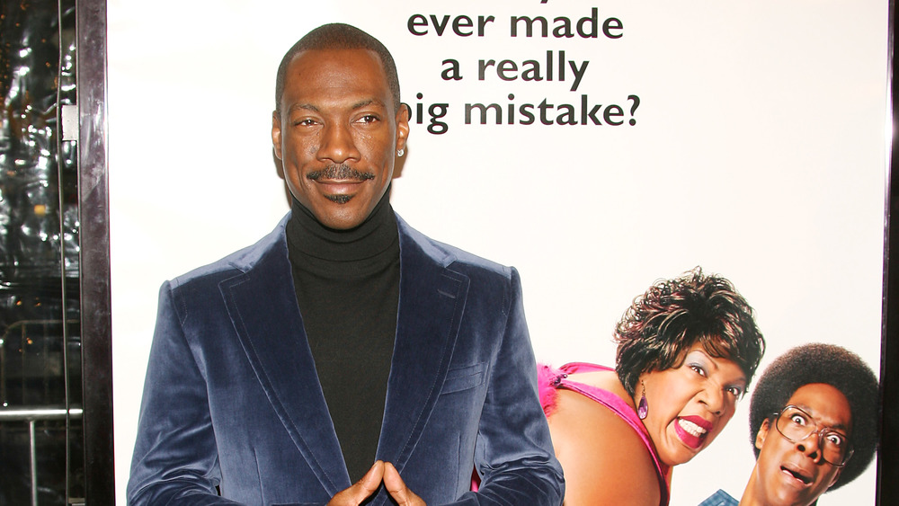 Eddie Murphy posing on the red carpet at the Norbit premiere in 2007