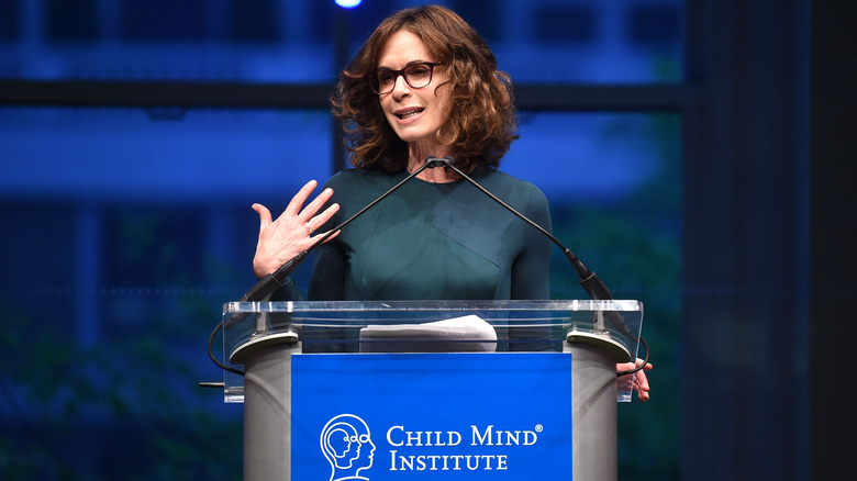 Elizabeth Vargas speaking