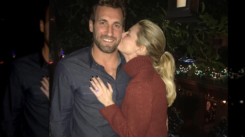 Erin Andrews kissing Jarret Stoll