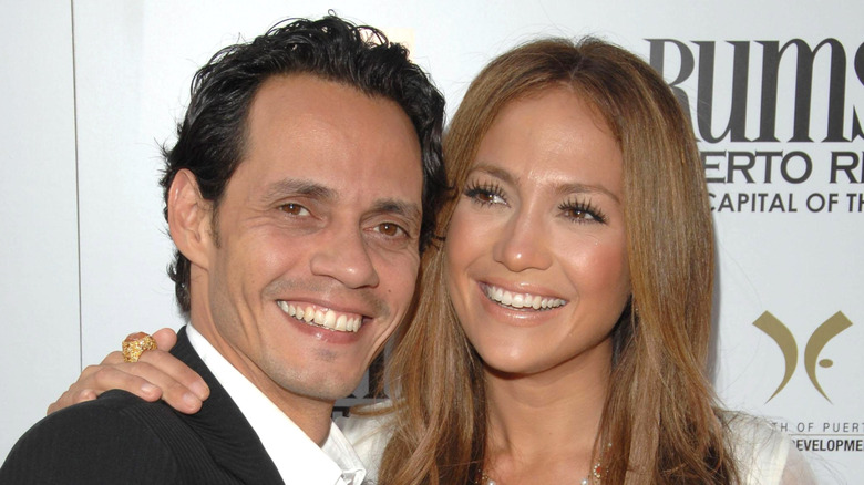 Marc Anthony and Jennifer Lopez smiling
