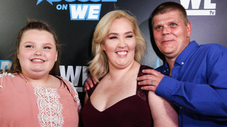 Alana Thompson, Mama June Shannon, and Geno Doak red carpet