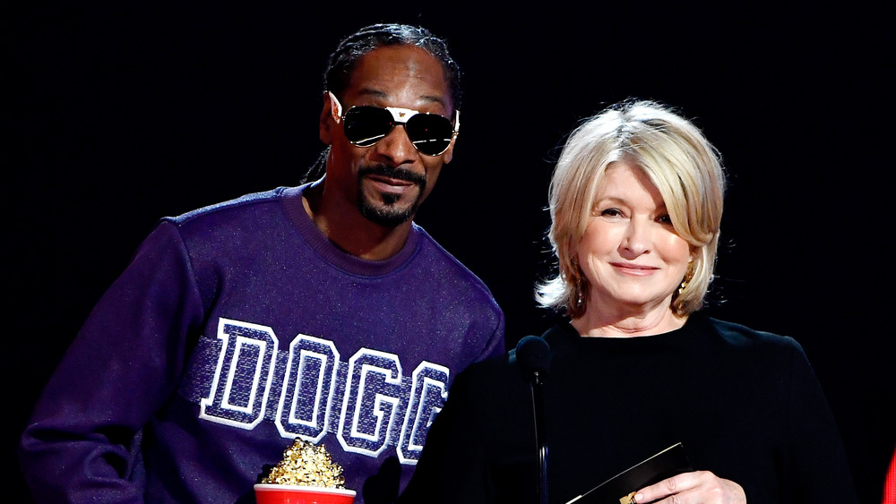 Snoop Dogg and Martha Stewart presenting an award