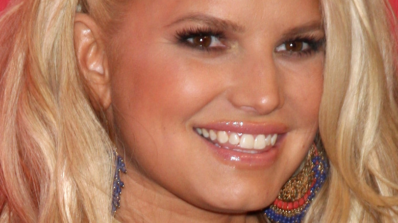 Jessica Simpson brown eyes