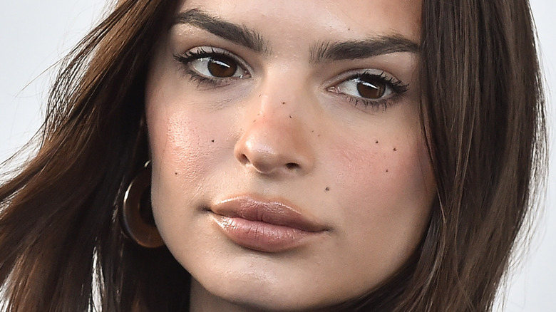 Emily Ratajkowski lips