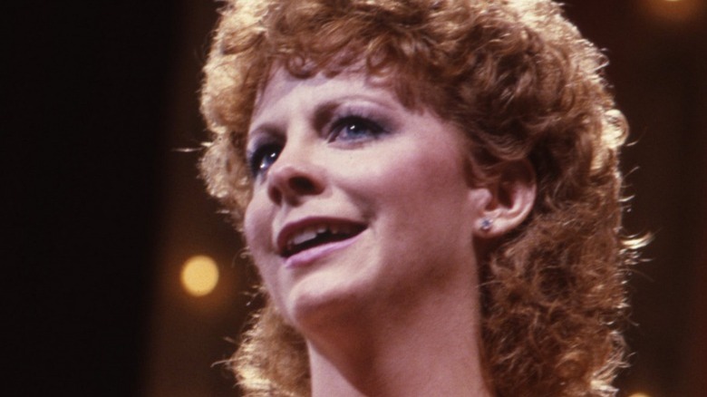 Reba McEntire accepting an award