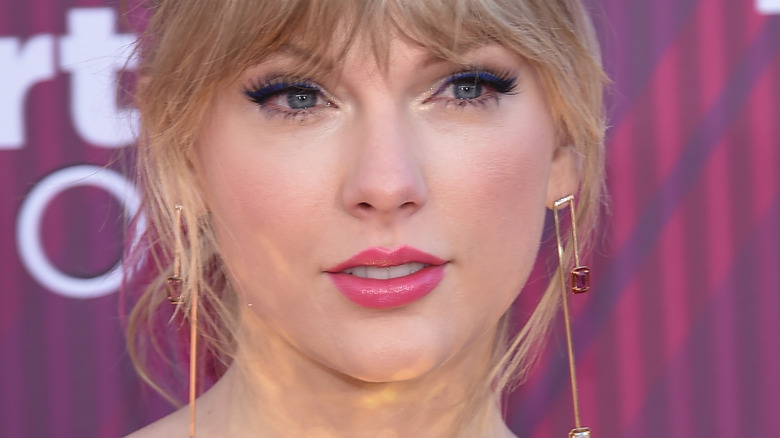 Taylor Swift red carpet