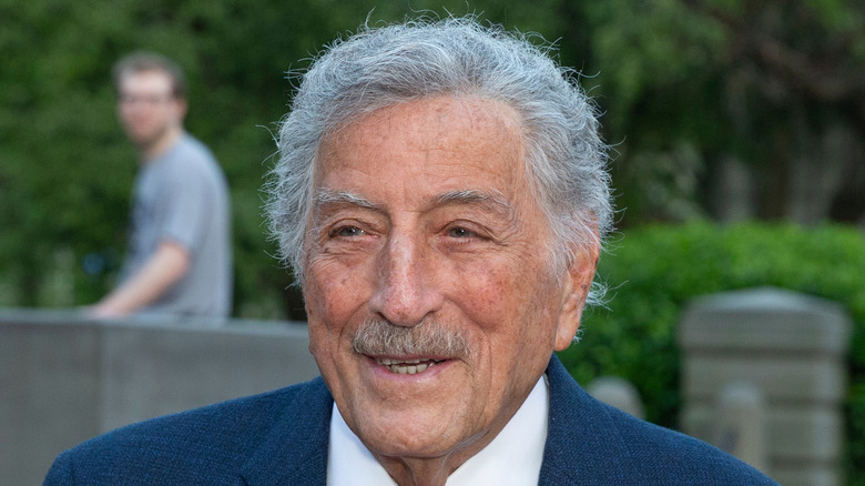 tony bennett smiling and posing