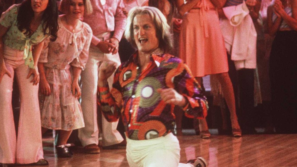 Woody Harrelson doing splits in Kingpin