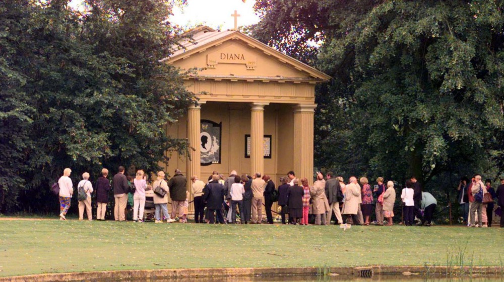Exterior of the temple commemorating Diana's life