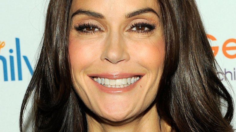 Teri Hatcher extreme close-up shot smiling