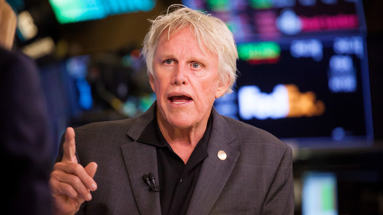 Gary Busey pointing his finger