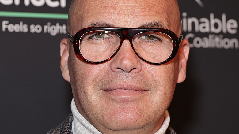 Billy Zane posing for cameras