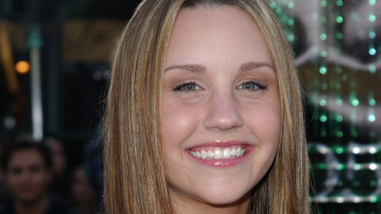 Amanda Bynes smiling