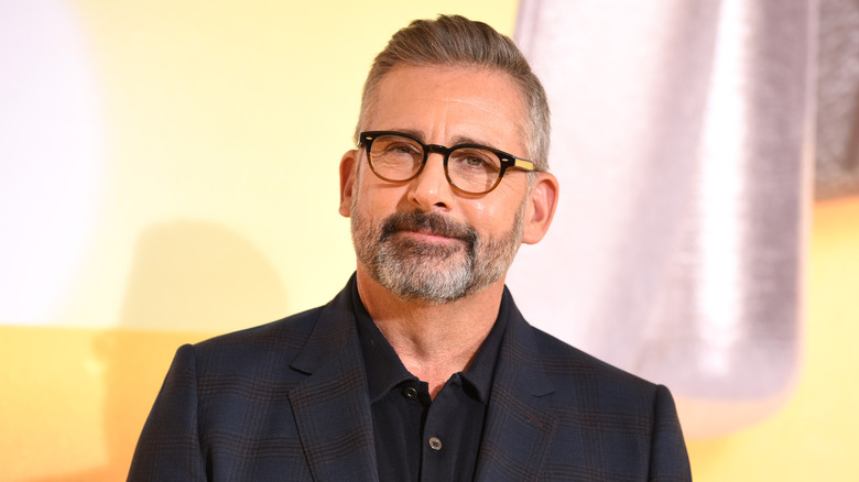 Steve Carell poses at a 2022 premiere