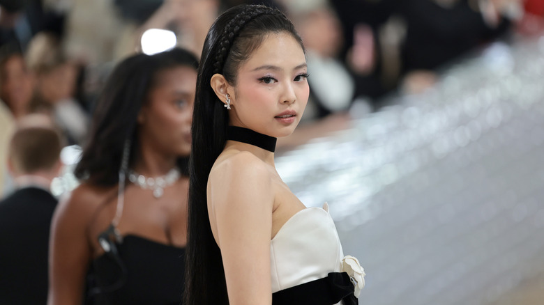 Blackpink member Jennie posing