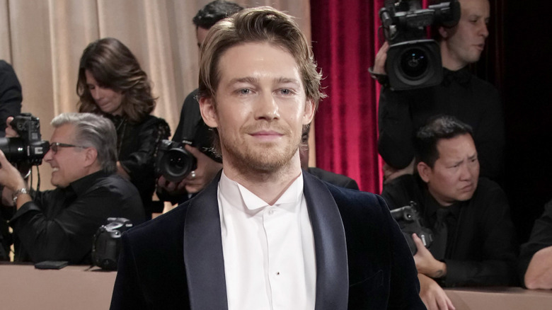 Joe Alwyn at the Golden Globes