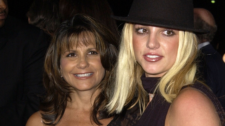 Lynne Spears and Britney Spears smiling