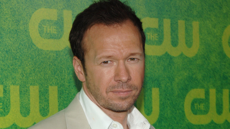 Donnie Wahlberg posing
