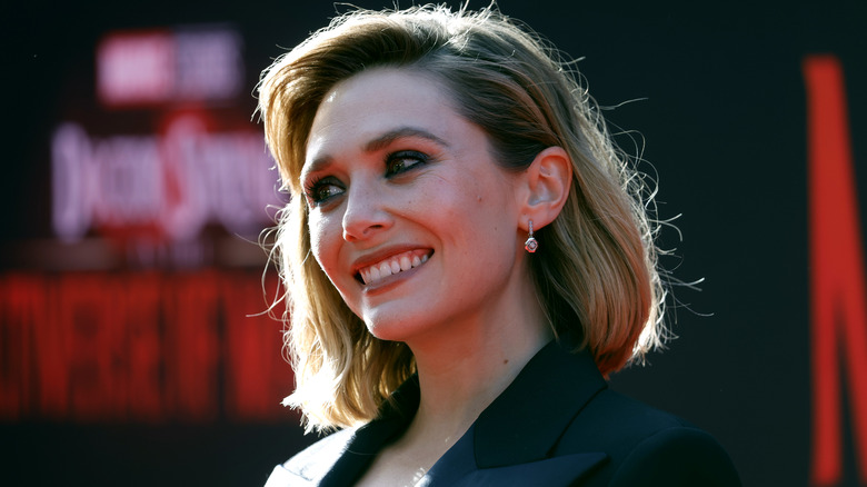 Elizabeth Olsen short hair