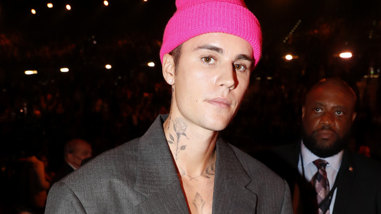 Justin Bieber pink hat