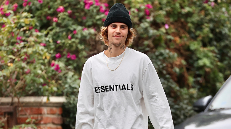 Justin Bieber white sweater