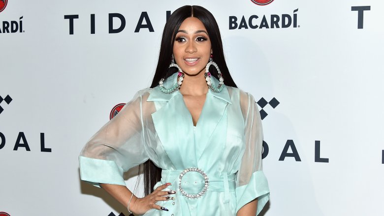 LOOK: Cardi B's new 'red bandana' hairstyle has everyone talking