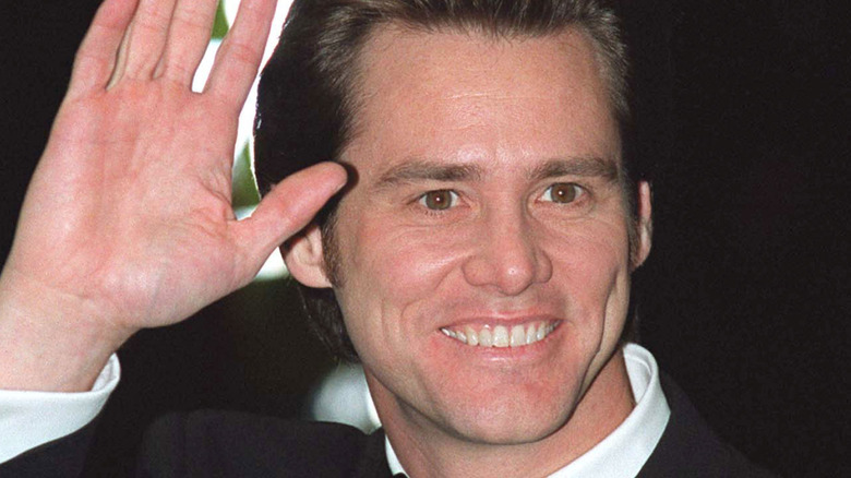 Jim Carrey waving