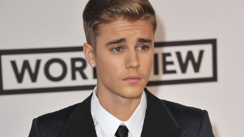 Justin Bieber posing red carpet