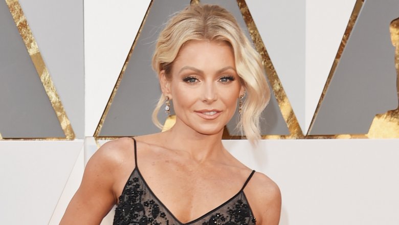 Kelly Ripa updo black dress