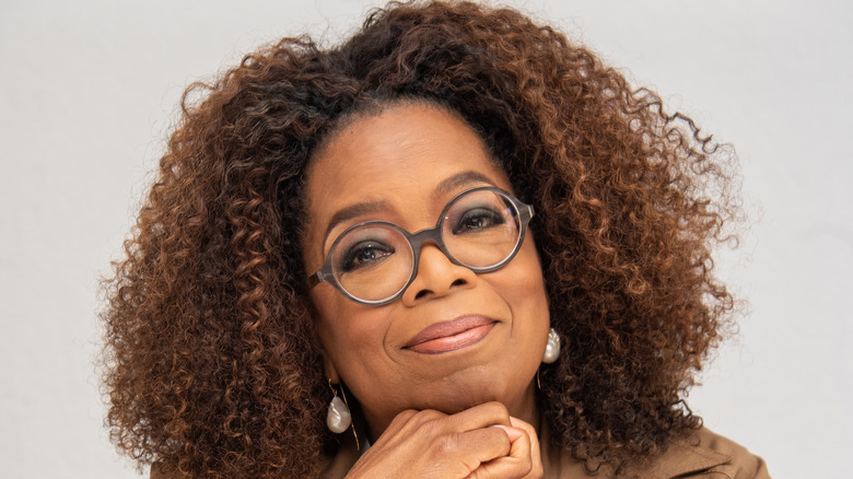Oprah Winfrey posing