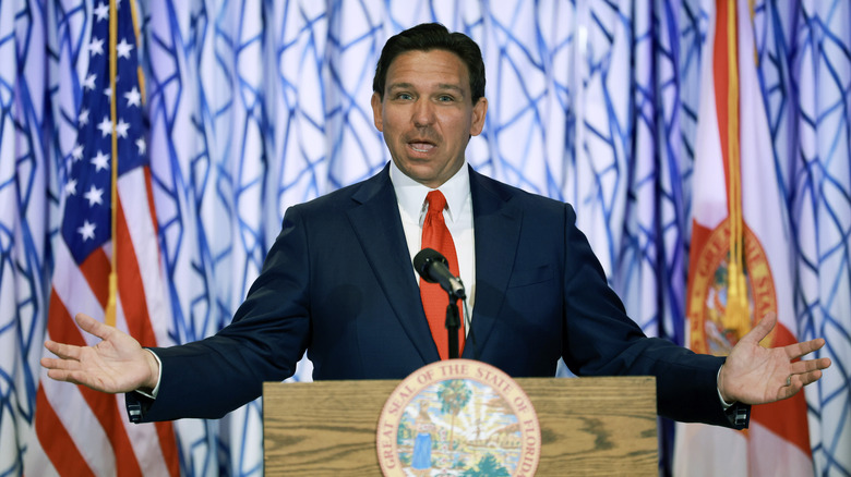 Ron DeSantis giving speech