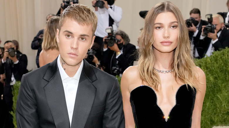 Justin Bieber and Hailey Bieber posing at Met Gala