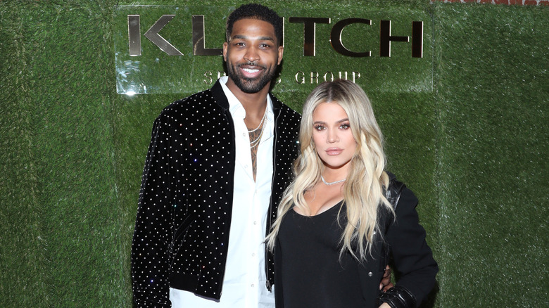 Tristan Thompson, Khloé Kardashian posing