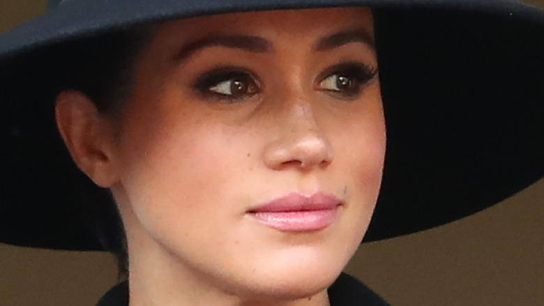 Meghan Markle black hat