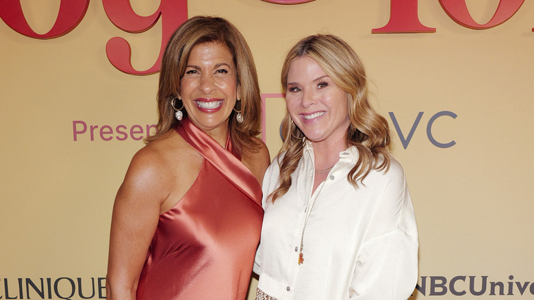 Jenna Bush Hager and Hoda Kotb posing