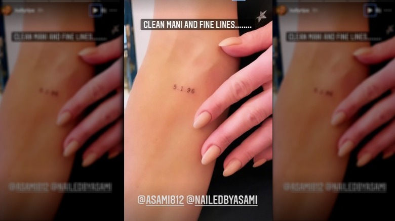 Kelly Ripa shows off her tattoo