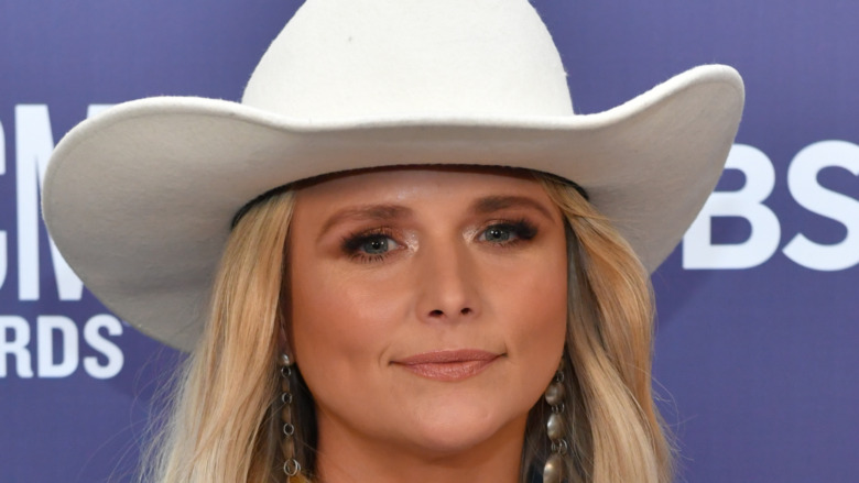 Miranda Lambert posing