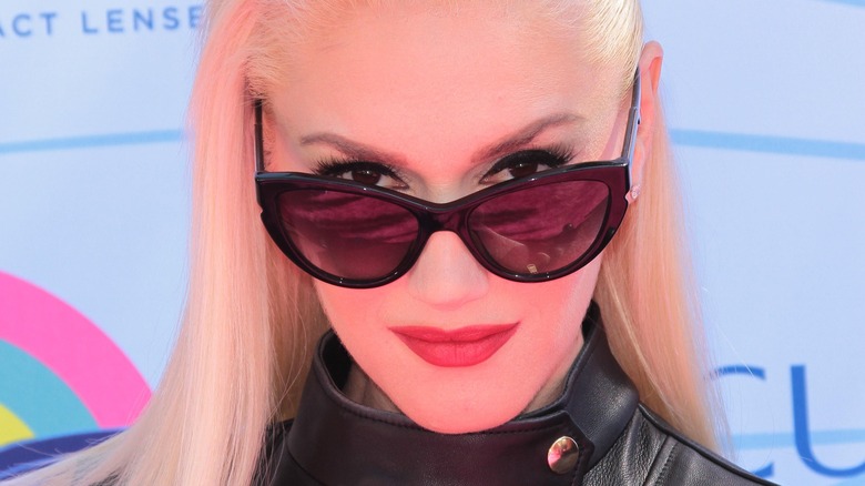 Gwen Stefani wearing sunglasses