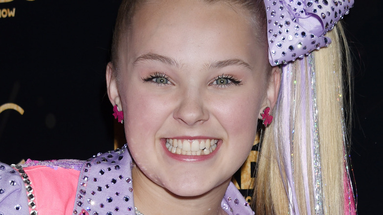 jojo siwa smiling