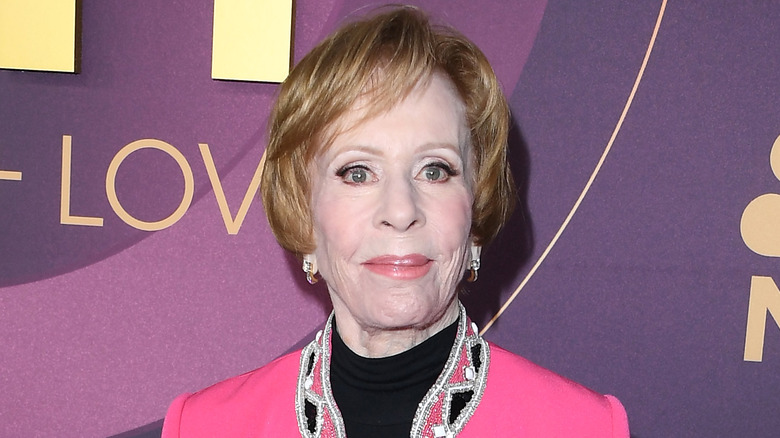 Carol Burnett attending 2016 award show