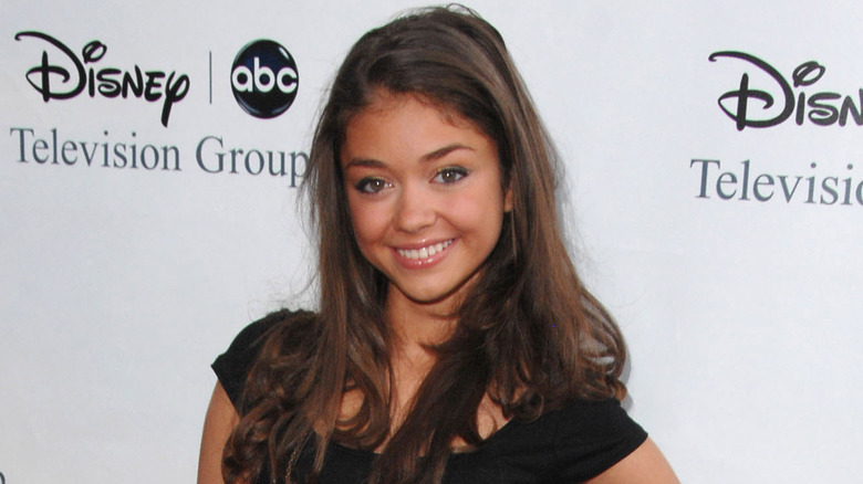 Sarah Hyland grinning