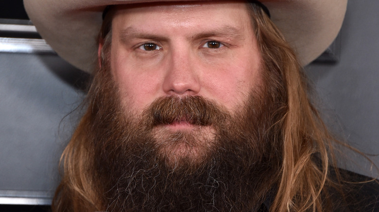 Chris Stapleton posing